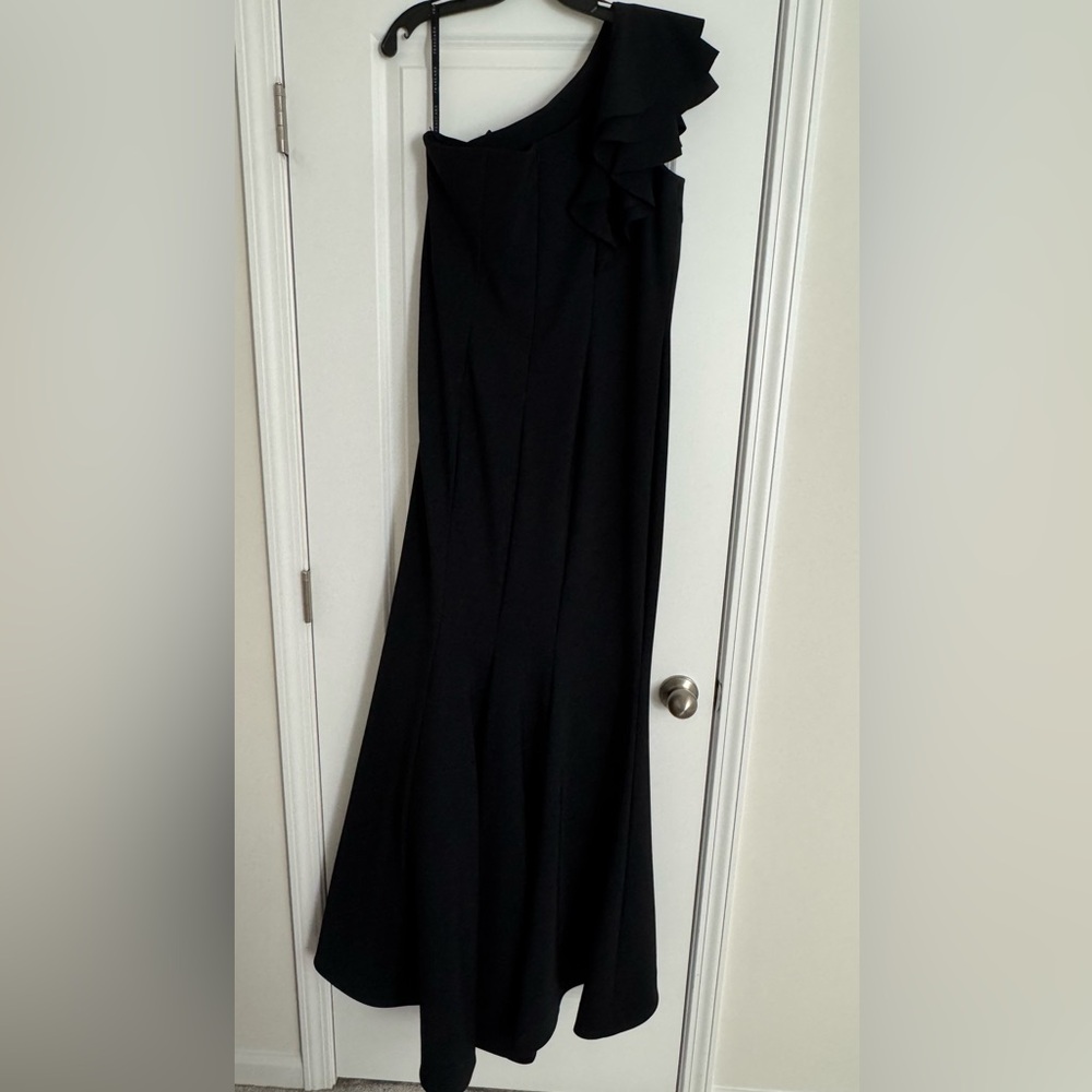 BRAND NEW!!! Never worn, Elegant Black Frascara One-Shoulder Evening Gown - Picture 6 of 7